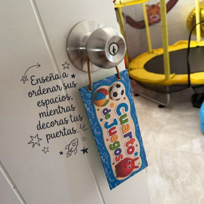 Letrero personalizado para puerta del cuarto de juegos de niño